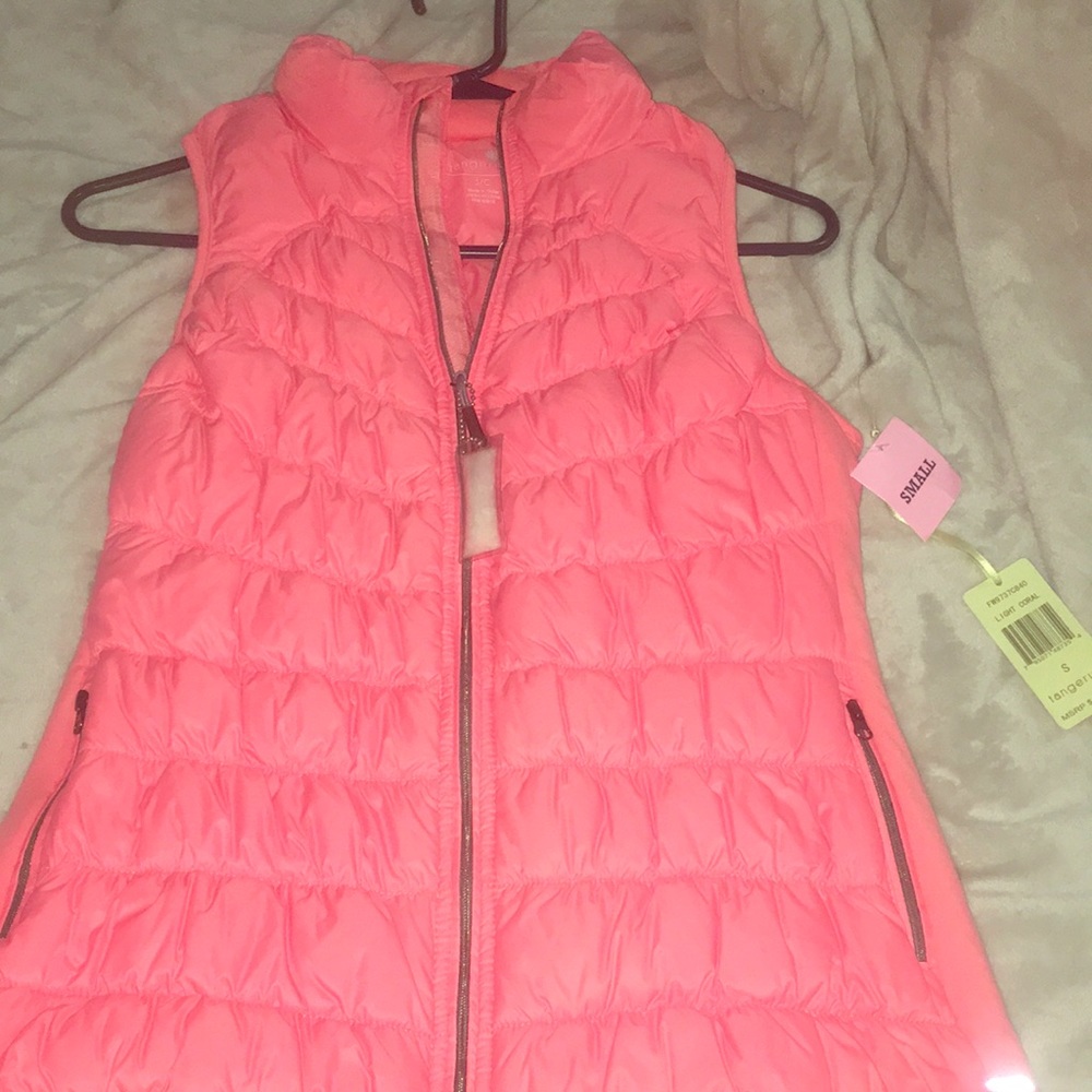 Light coral bubble vest